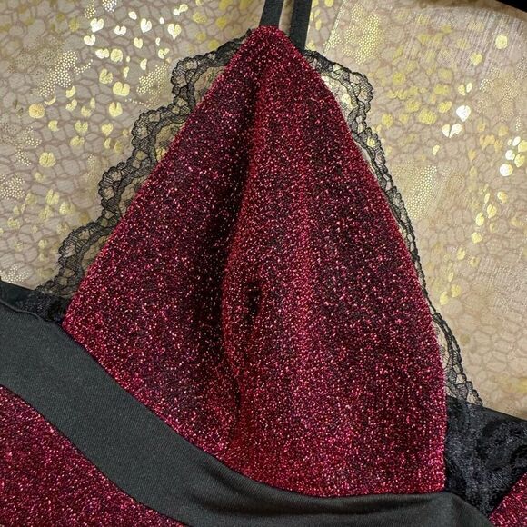 Cider Black Maroon Sparkly Glitter Lace Cropped Tank Top Small NWOT - Picture 3 of 6